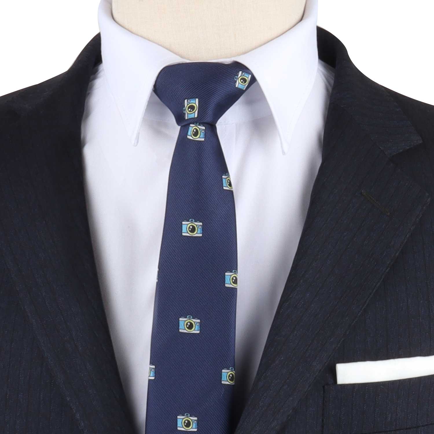 A mannequin wearing a Camera Skinny Tie with panache.