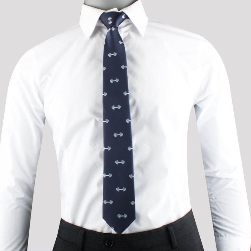 A stylish mannequin wearing a modern white shirt and Gym Skinny Tie.