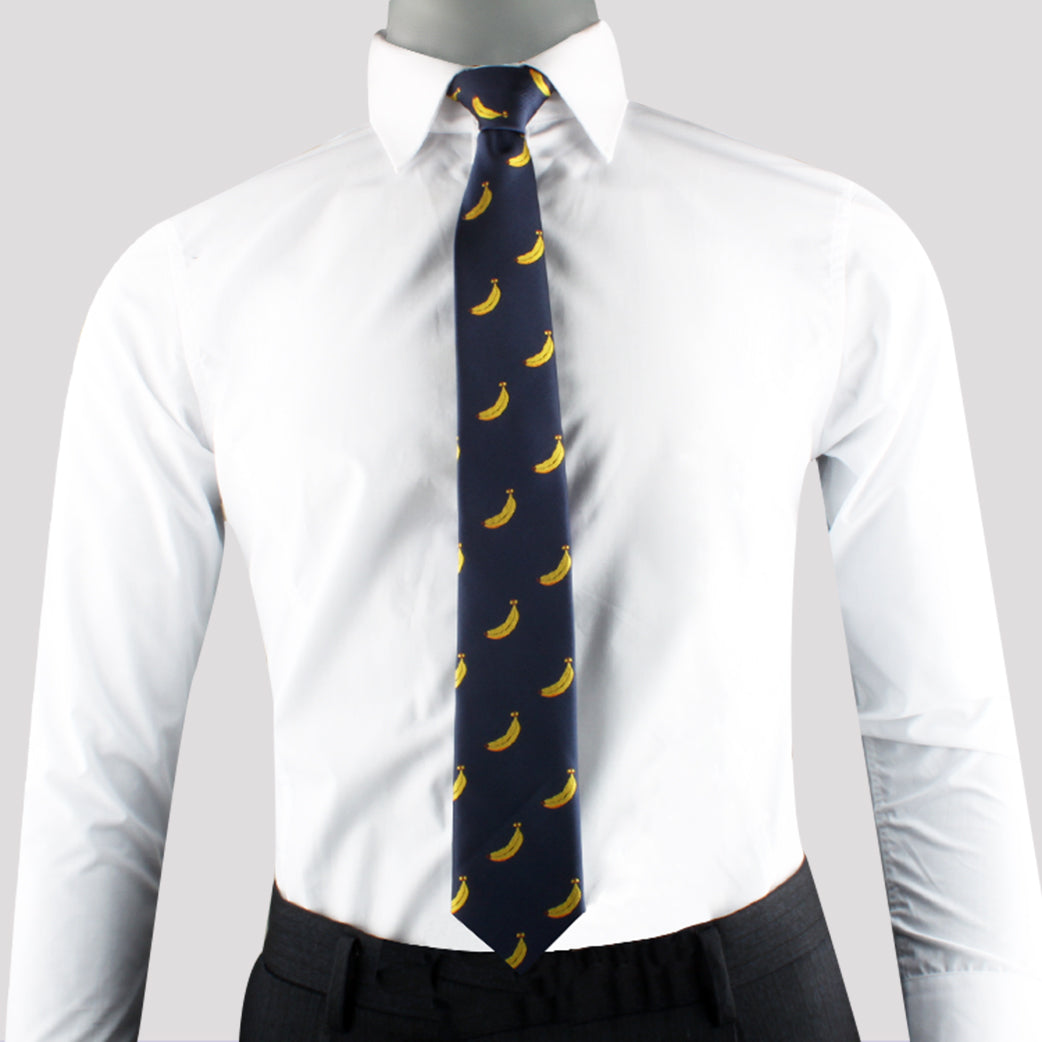 A mannequin wearing a Banana Pattern Tie, adding a touch of tropical elegance.