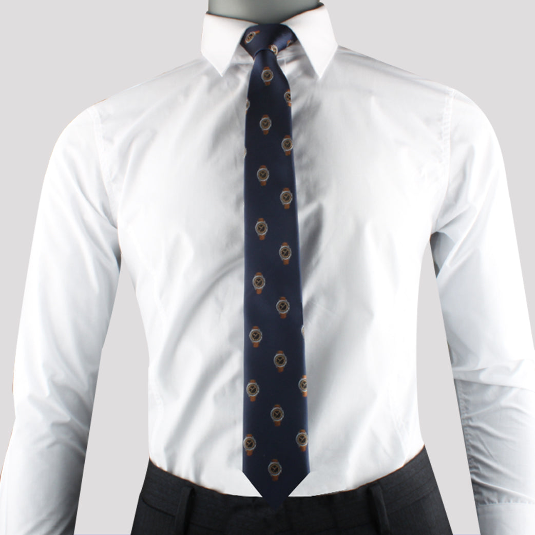 Mannequin wearing a white dress shirt and a blue Watch Skinny Tie with timeless elegance coin patterns, against a gray background.