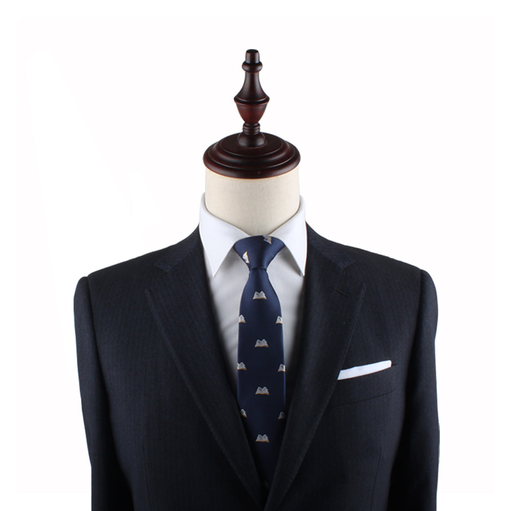 Refined fashion: a Book Skinny Tie displayed on a mannequin.