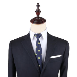 A mannequin wearing a Kiwi Skinny Tie.